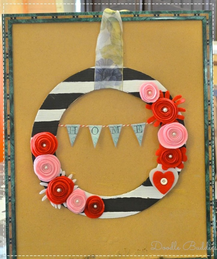 Frame and wreath with pizza box
